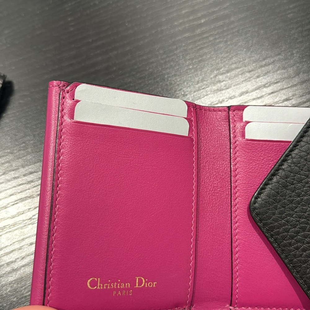 Authentic Dior wallet NWT,this wallet is perfect and lightweight. - Picture 3 of 7